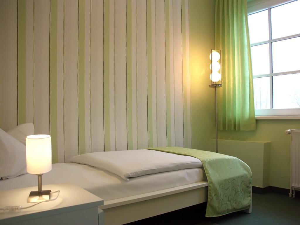 Altes Kasino Hotel Am See ノイルピーン エクステリア 写真